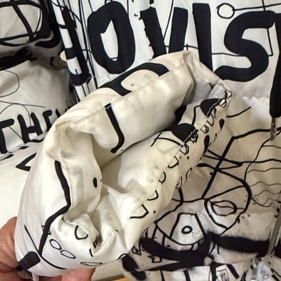 Adika Women’s Graffiti Print Puffer Jacket - White & Black XS - Picture 9 of 14